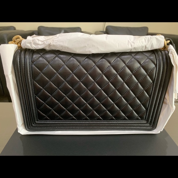 🚫SOLD🚫NEW & AUTHENTIC CHANEL BOY FLAP BAG - Picture 3 of 8